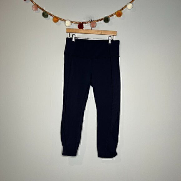 Lululemon navy blue athletic crops - Picture 1 of 5